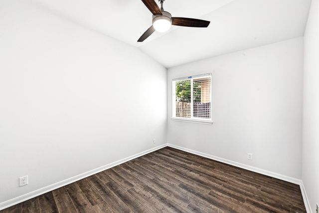7004 Heine Farm RD 2, Del Valle, TX 78617