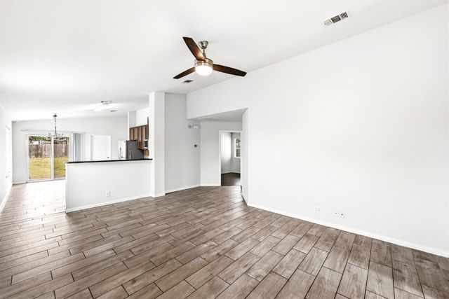 7004 Heine Farm RD 2, Del Valle, TX 78617