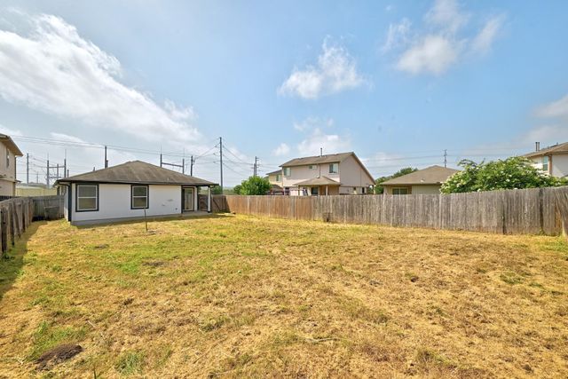 7004 Heine Farm RD 2, Del Valle, TX 78617