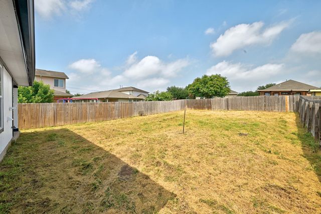 7004 Heine Farm RD 2, Del Valle, TX 78617