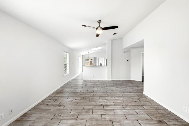 7004 Heine Farm RD 2, Del Valle, TX 78617