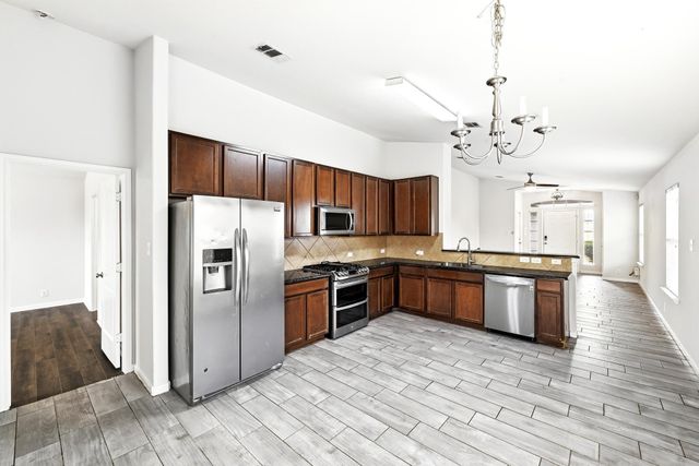 7004 Heine Farm RD 2, Del Valle, TX 78617