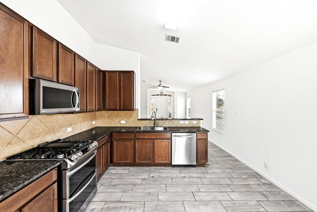 7004 Heine Farm RD 2, Del Valle, TX 78617