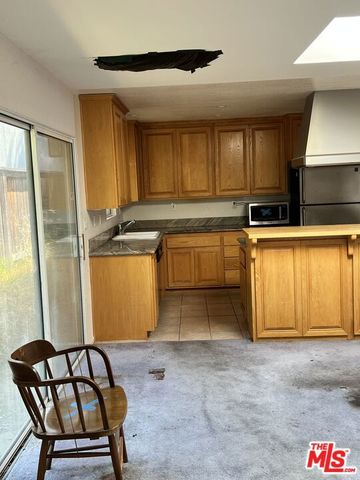 5623 Canyonside Road, La Crescenta, CA 91214
