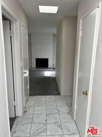 5623 Canyonside Road, La Crescenta, CA 91214