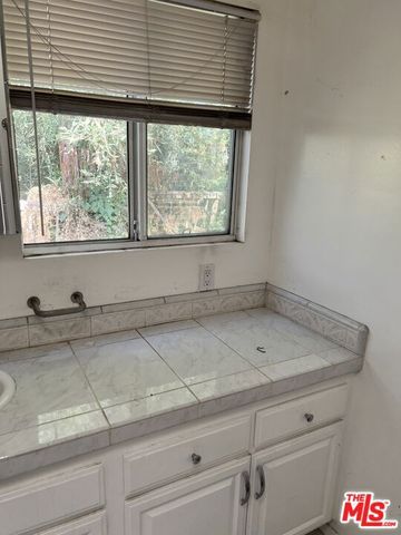 5623 Canyonside Road, La Crescenta, CA 91214