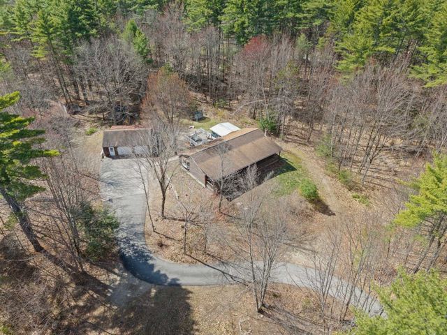 41 Friar Tuck Way, Wolfeboro, NH 03894