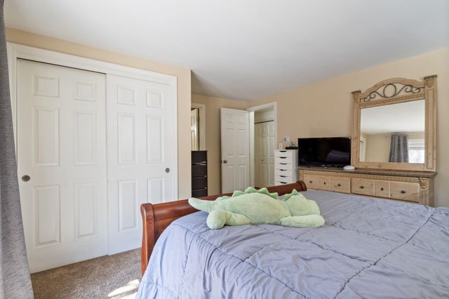 41 Friar Tuck Way, Wolfeboro, NH 03894