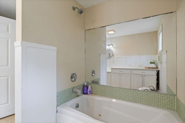 41 Friar Tuck Way, Wolfeboro, NH 03894