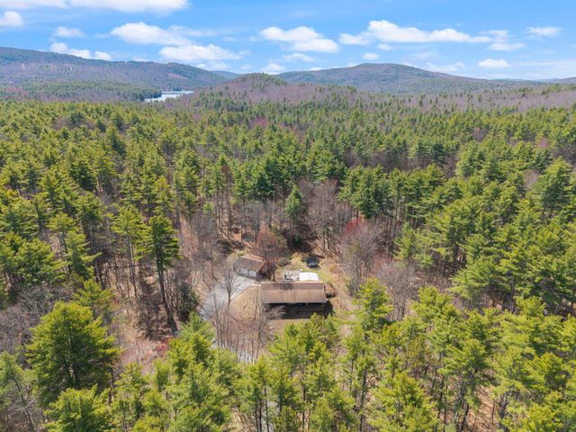 41 Friar Tuck Way, Wolfeboro, NH 03894