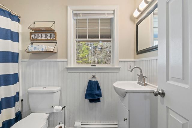 41 Friar Tuck Way, Wolfeboro, NH 03894