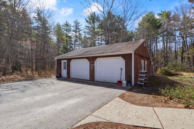 41 Friar Tuck Way, Wolfeboro, NH 03894