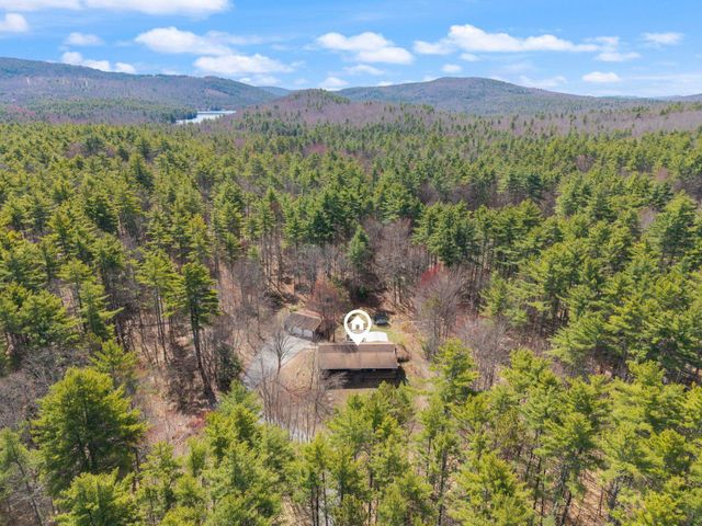 41 Friar Tuck Way, Wolfeboro, NH 03894