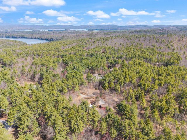41 Friar Tuck Way, Wolfeboro, NH 03894