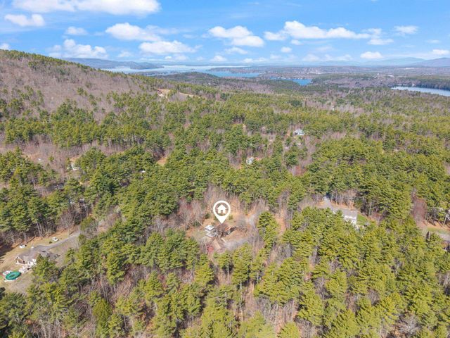 41 Friar Tuck Way, Wolfeboro, NH 03894