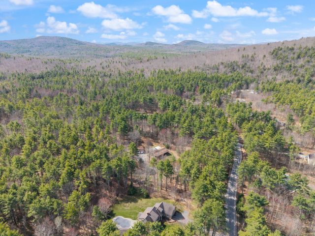 41 Friar Tuck Way, Wolfeboro, NH 03894