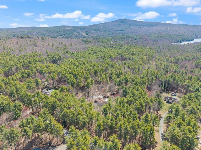 41 Friar Tuck Way, Wolfeboro, NH 03894