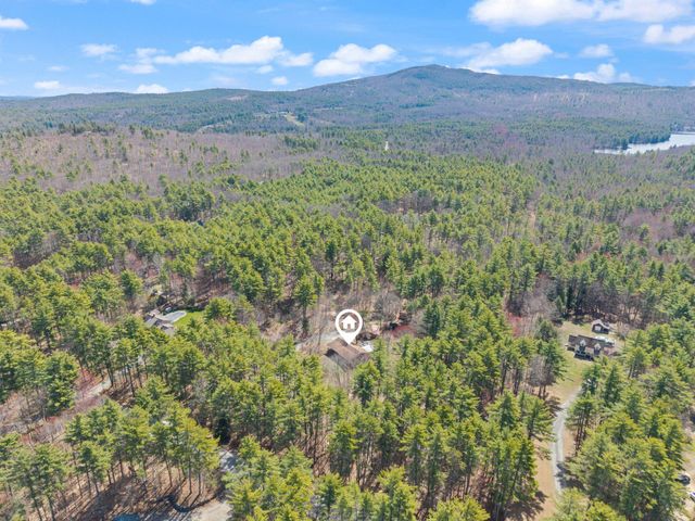 41 Friar Tuck Way, Wolfeboro, NH 03894