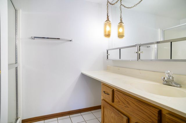 2608 186TH Street 105, Lansing, IL 60438