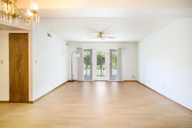 2608 186TH Street 105, Lansing, IL 60438