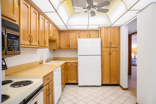 2608 186TH Street 105, Lansing, IL 60438