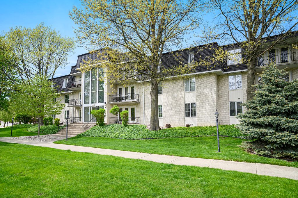 2608 186TH Street 105, Lansing, IL 60438