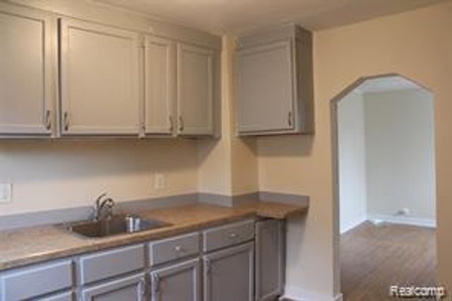 11381 Fisher Avenue, Warren, MI 48089