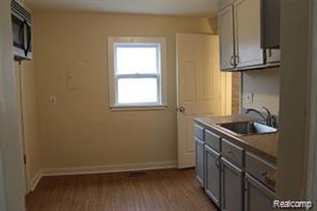 11381 Fisher Avenue, Warren, MI 48089