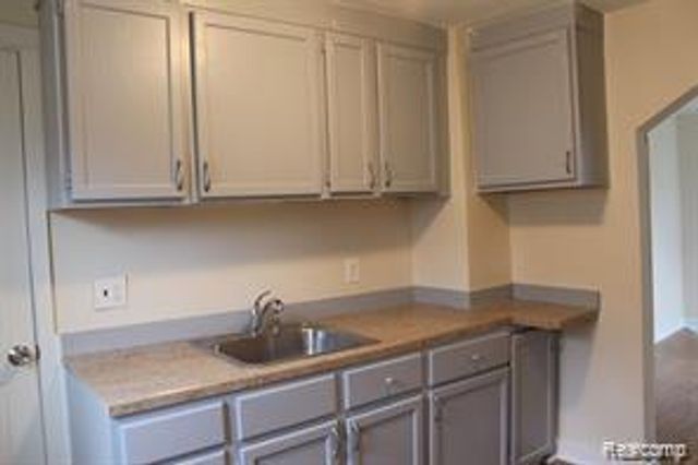 11381 Fisher Avenue, Warren, MI 48089