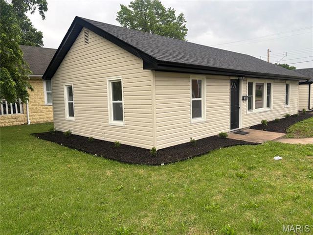 2600 E 25th Street, Granite City, IL 62040