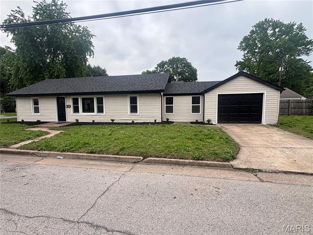 2600 E 25th Street, Granite City, IL 62040