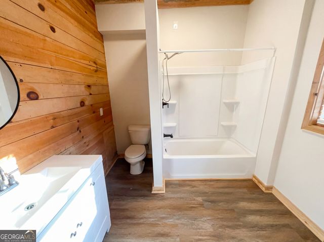 32 Banks Street, Maysville, GA 30558