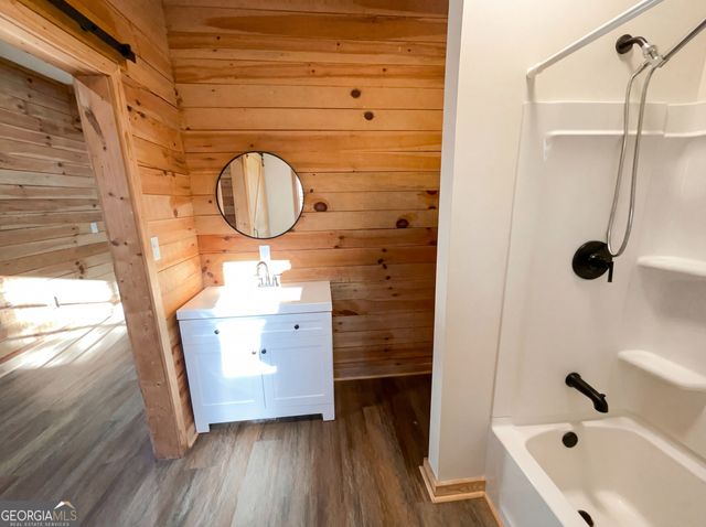 32 Banks Street, Maysville, GA 30558