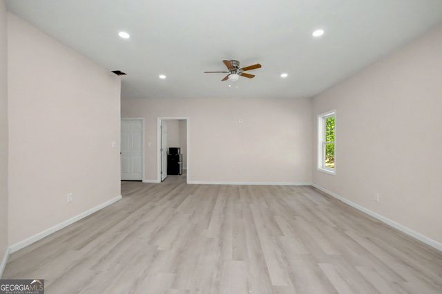 114 River Birch Drive, Carrollton, GA 30116
