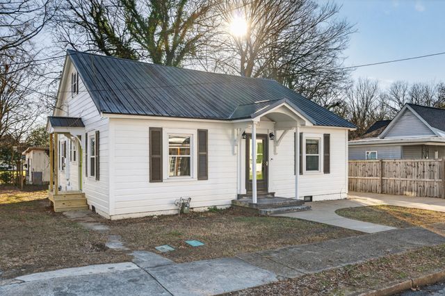 206 Jefferson St, Fayetteville, TN 37334