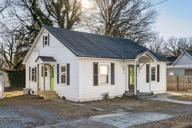 206 Jefferson St, Fayetteville, TN 37334