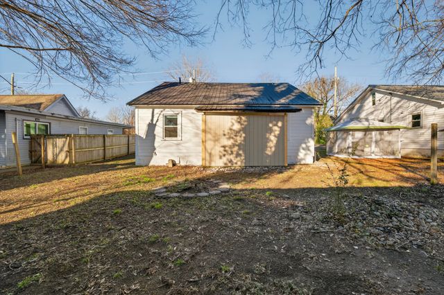 206 Jefferson St, Fayetteville, TN 37334