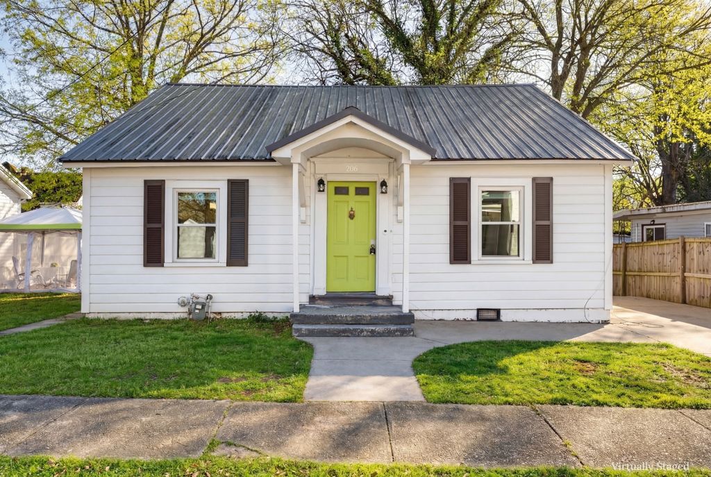 206 Jefferson St, Fayetteville, TN 37334