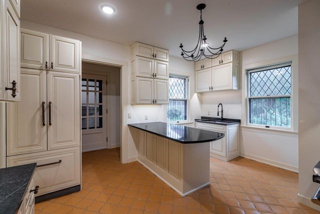 1414 Main STREET, La Crosse, WI 54601