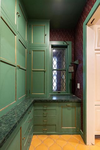 1414 Main STREET, La Crosse, WI 54601