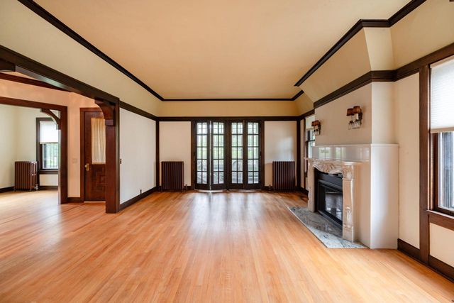 1414 Main STREET, La Crosse, WI 54601