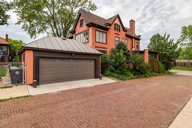 1414 Main STREET, La Crosse, WI 54601