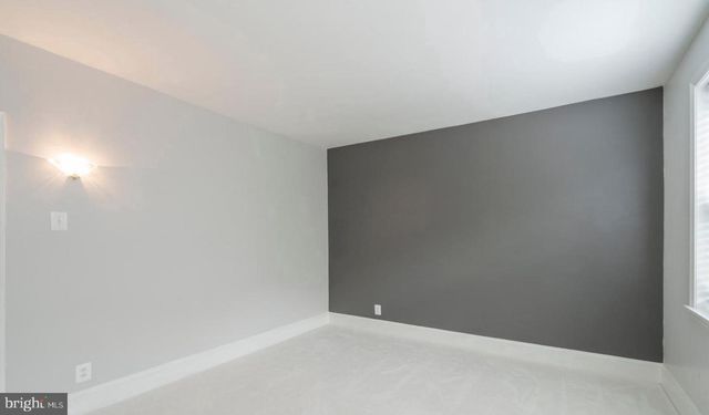 34 MAPLE ST, Conshohocken, PA 19428