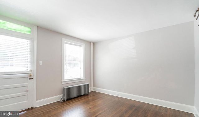 34 MAPLE ST, Conshohocken, PA 19428