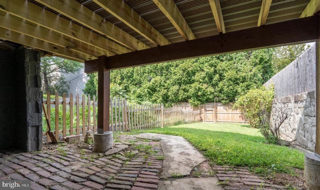 34 MAPLE ST, Conshohocken, PA 19428