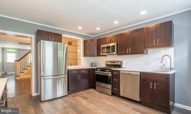 34 MAPLE ST, Conshohocken, PA 19428