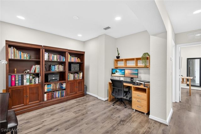 9530 Roundstone CIR, Fort Myers, FL 33967