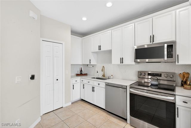 9530 Roundstone CIR, Fort Myers, FL 33967