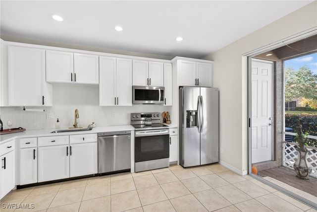 9530 Roundstone CIR, Fort Myers, FL 33967