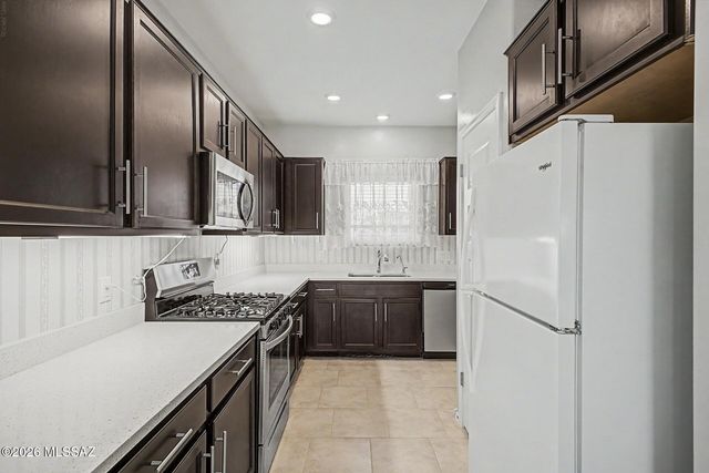 4255 E White Water Drive, Tucson, AZ 85706